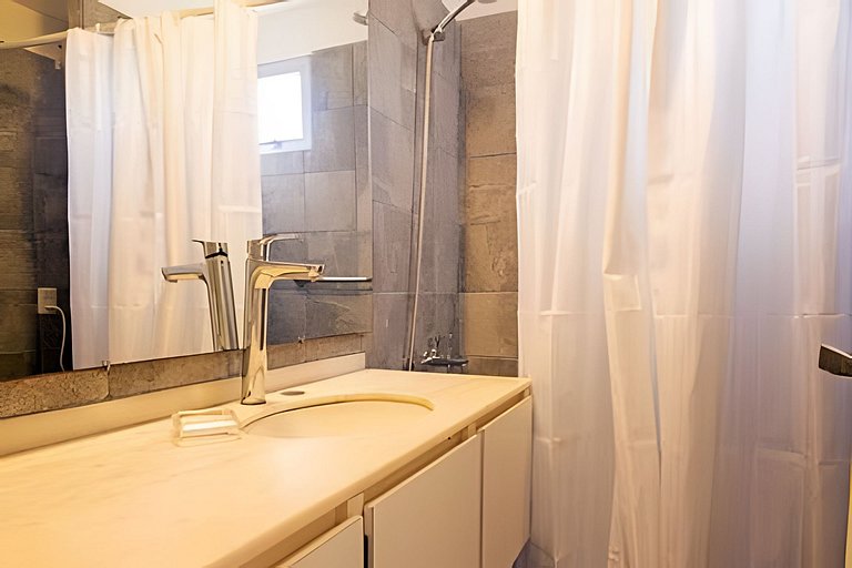 Oceana Suites: Bora-Bora, Punta del Este.