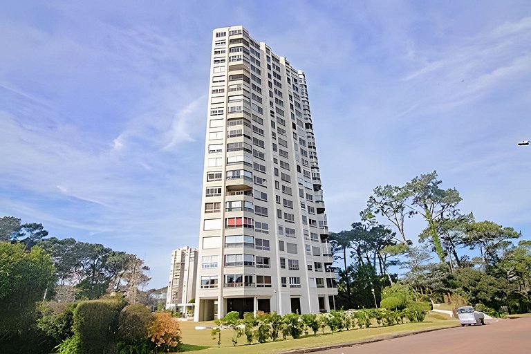 Oceana Suites: Bora-Bora, Punta del Este.