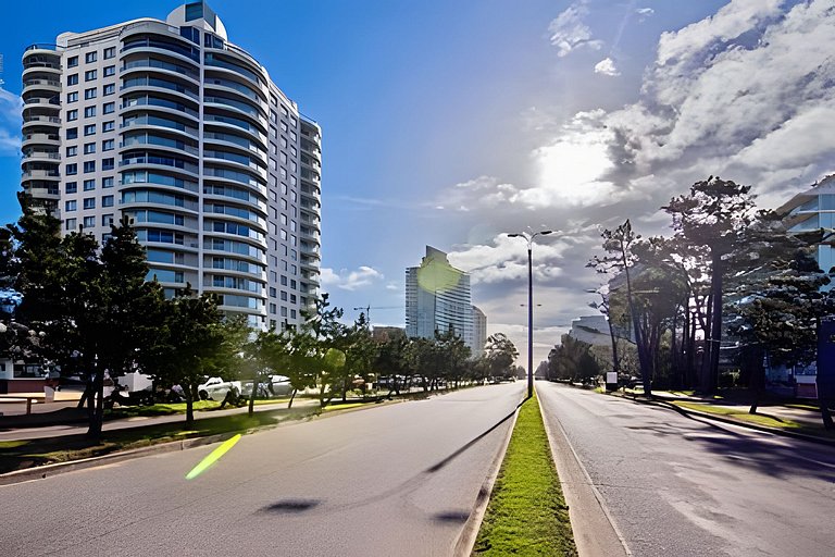 Oceana Suites: Ocean Drive, Punta del Este.