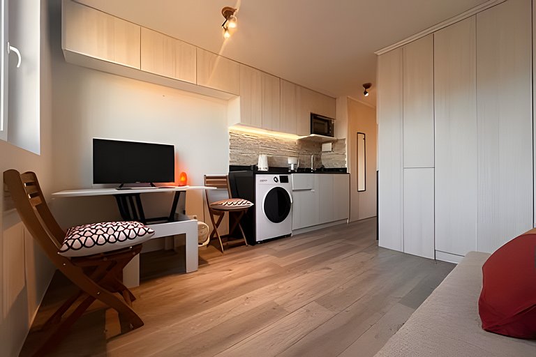 Studio apartment steps from Parque Almagro Metro.