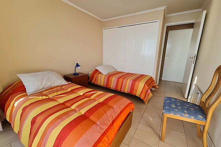 Departamento con piscina y canchas deportivas, frente a Play