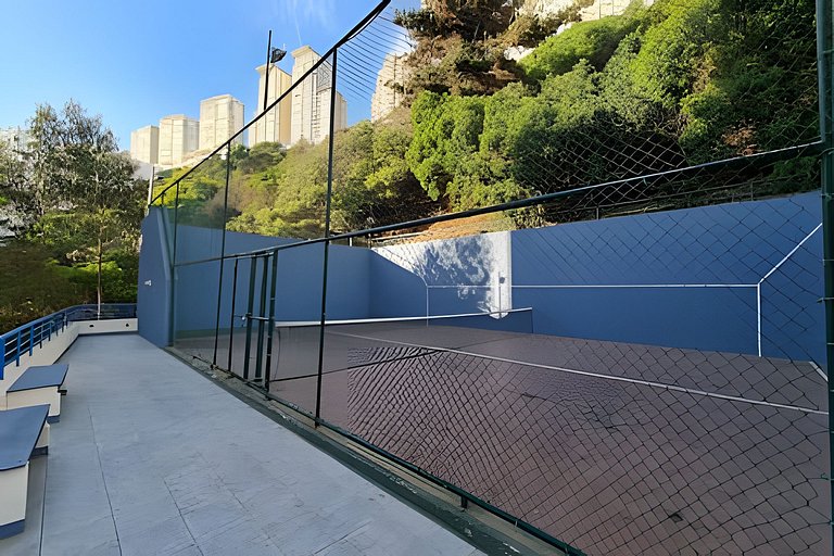 Departamento con piscina y canchas deportivas, frente a Play