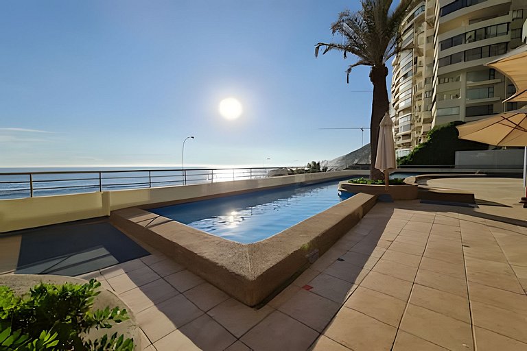 Departamento con piscina y canchas deportivas, frente a Play