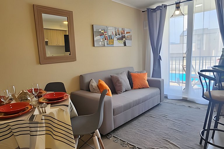 Comfortable apartment with parking and pool