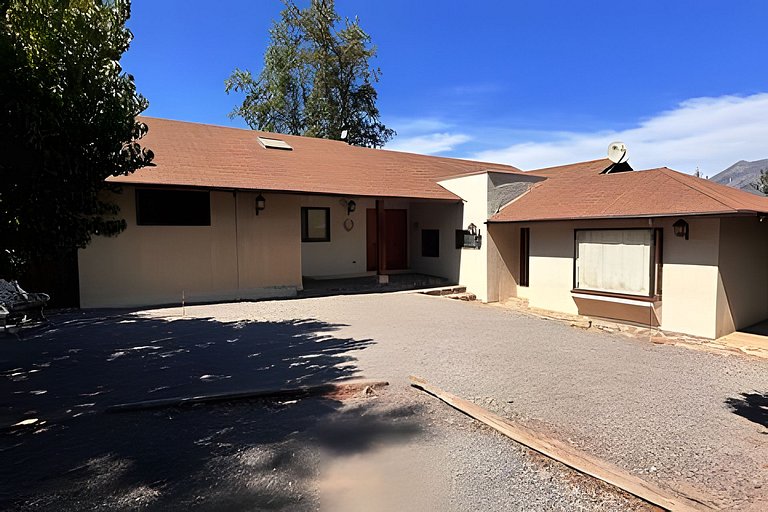 Incredible house in Bosques de Aculeo.