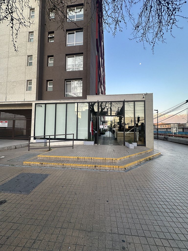 Incrível apartamento a minutos do Estádio Nacional.