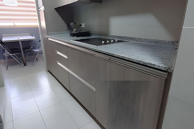 Apartamento amplo e moderno de frente para o mar