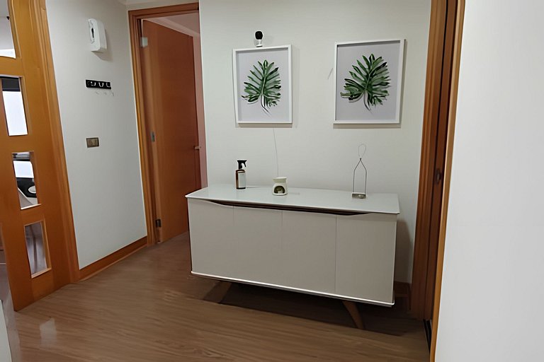 Apartamento amplo e moderno de frente para o mar