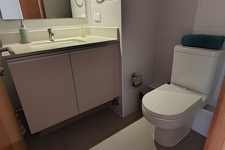 Apartamento amplo e moderno de frente para o mar