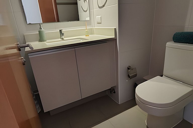 Apartamento amplo e moderno de frente para o mar