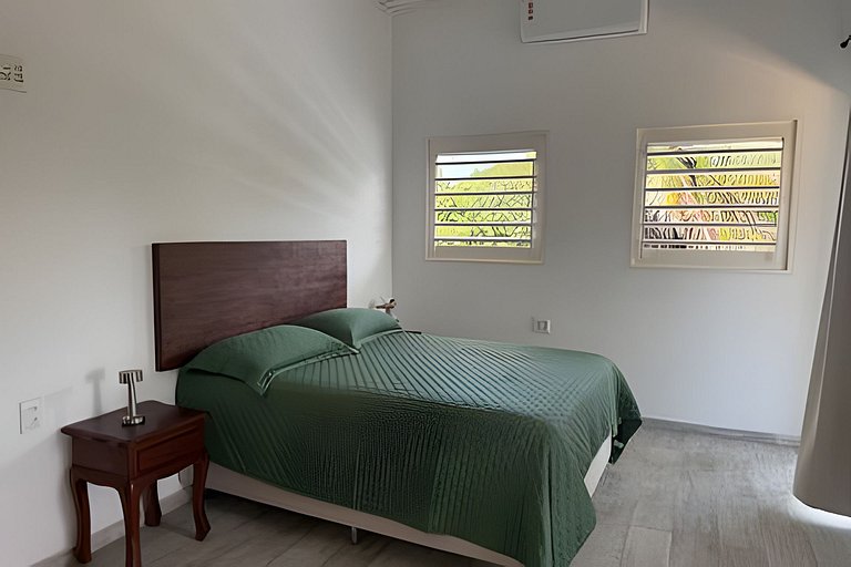 Maravilhosa casa com piscina e áreas verdes em Tibau do Sul.