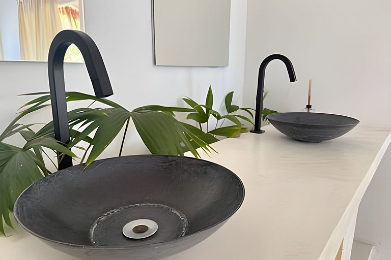 Maravilhosa casa com piscina e áreas verdes em Tibau do Sul.