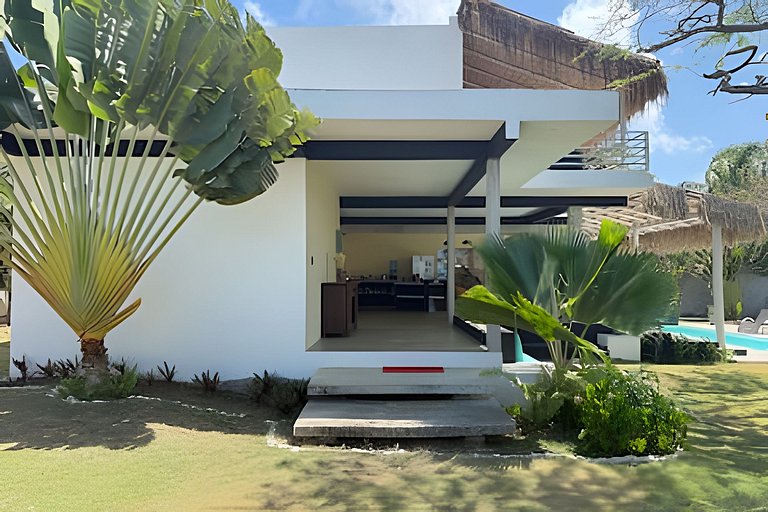 Maravilhosa casa com piscina e áreas verdes em Tibau do Sul.