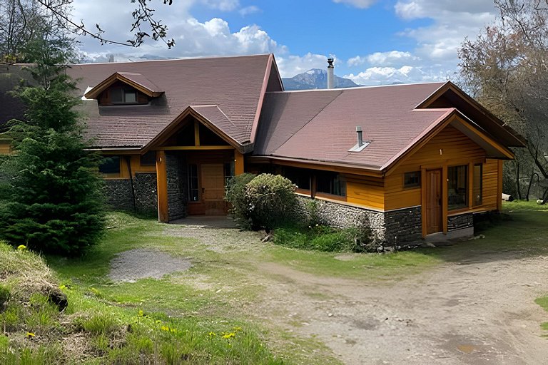 Increíble casa rodeada de áreas verdes, Coyhaique.