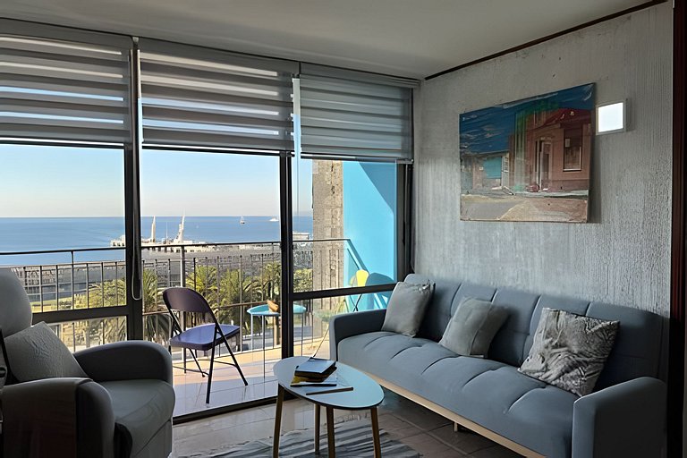Departamento con vista al mar, a pasos de Muelle Barón.