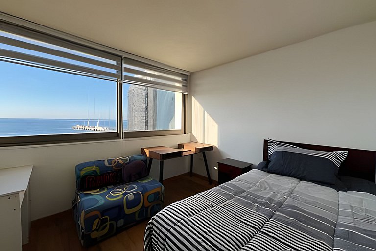 Apartment with ocean view, steps from Muelle Barón.