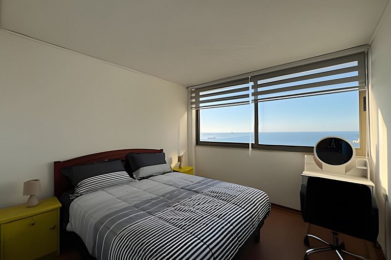 Apartment with ocean view, steps from Muelle Barón.