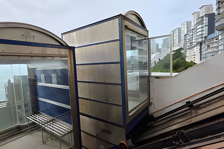 Apartamento com vista para o mar, em frente à Playa Cochoa.