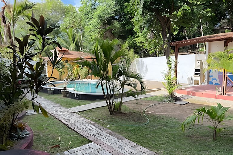 Guesthouse with a pool and green areas, Pipa.