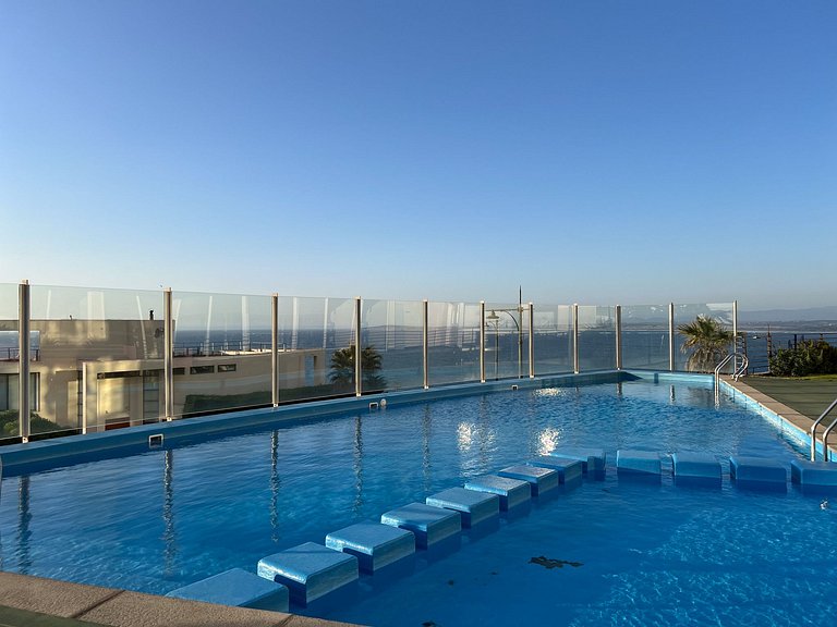 Apartamento com vista para o mar em Costa de Montemar.