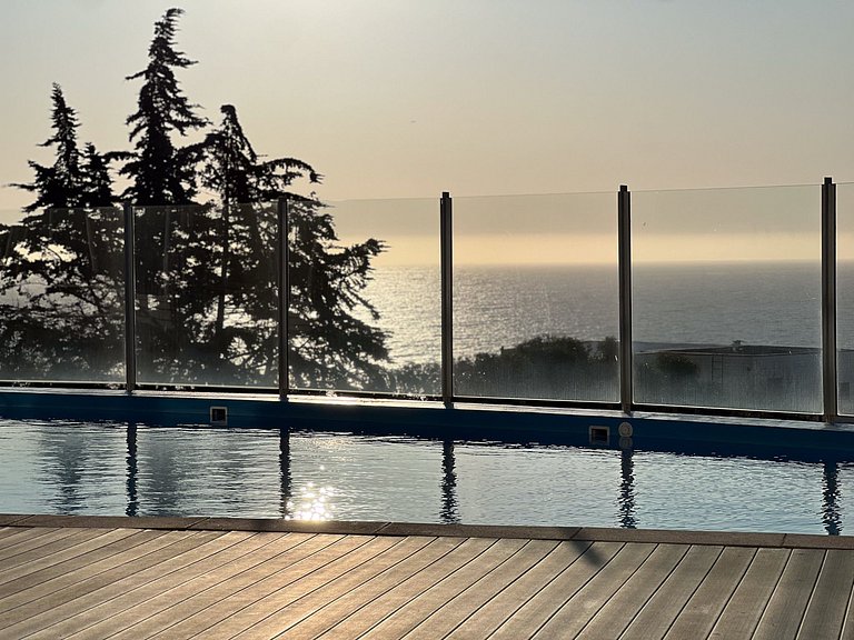 Apartamento com vista para o mar em Costa de Montemar.