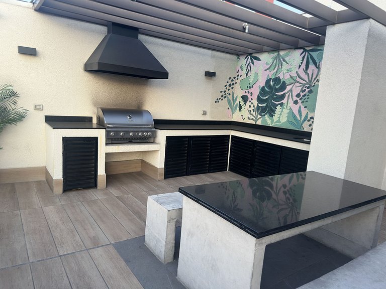 Incredible apartment minutes from Estadio Nacional.