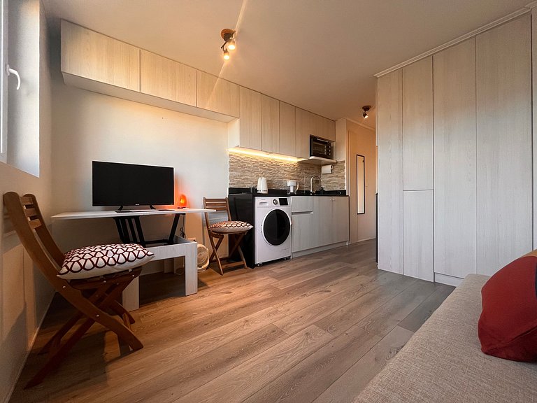 Studio apartment steps from Parque Almagro Metro.