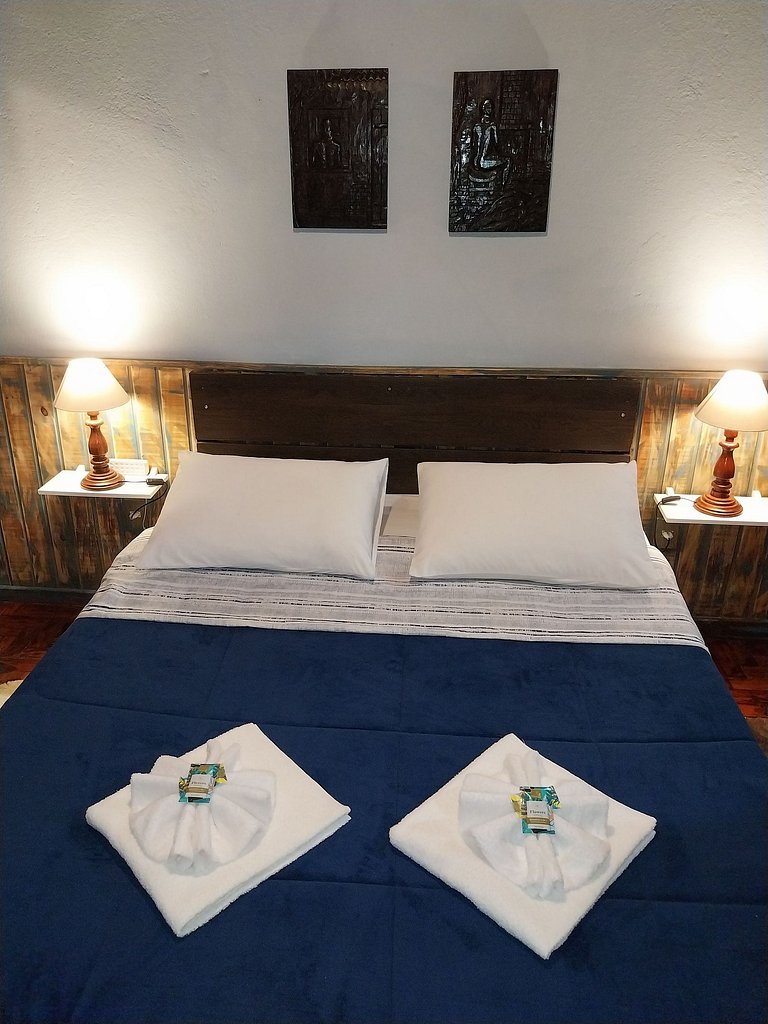 Chalet with a pool in a natural setting, Maringá.