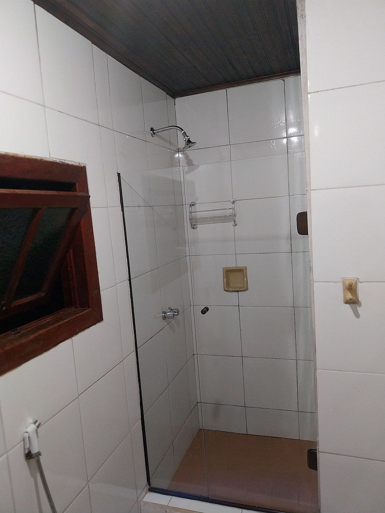 Chalet con piscina en entorno natural, Maringá.