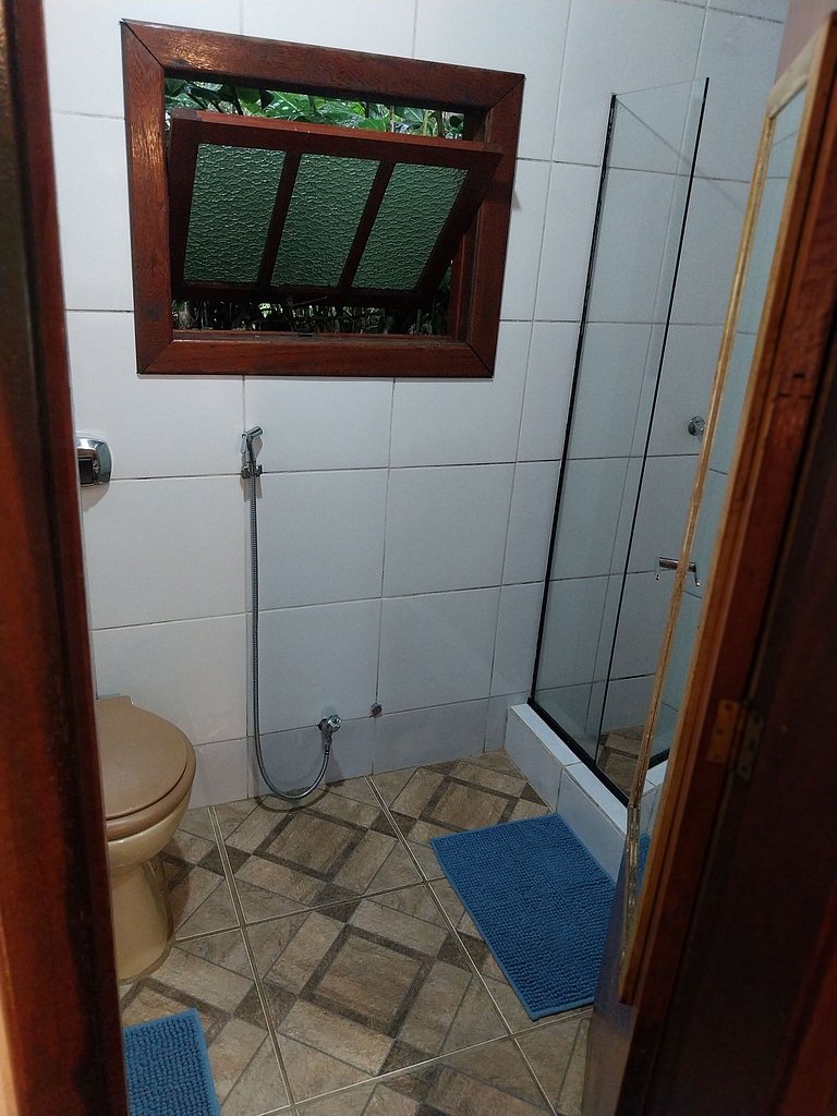 Chalet rodeado de naturaleza con piscina, Maringá.