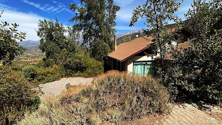Incrível casa em Bosques de Aculeo.