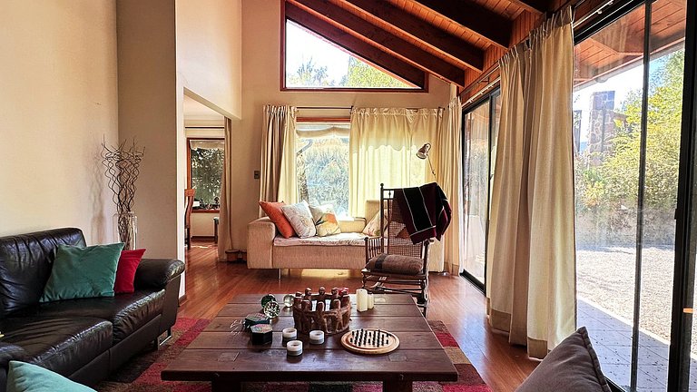 Incrível casa em Bosques de Aculeo.