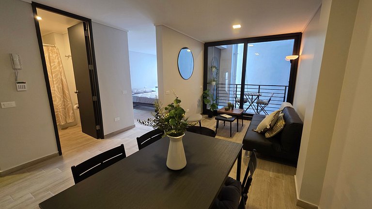 Apartment steps from the metro and Centro Cultural La Moneda