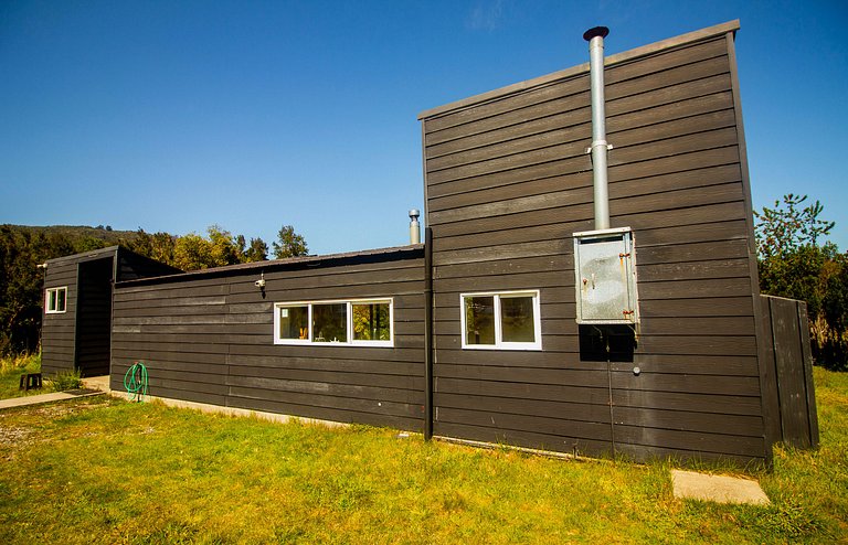 Cabin in a private complex, steps from the sea, Curanipe.