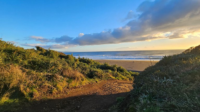 Cabaña en complejo privado, a pasos del mar, Curiñanco.