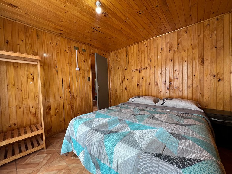 Family cabin with hot tub in Licanray.