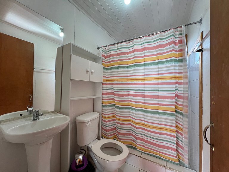 Cabana familiar com tina de água quente em Licanray.