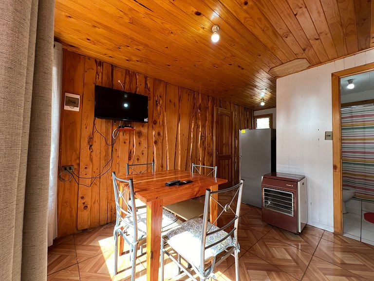 Family cabin with hot tub in Licanray.