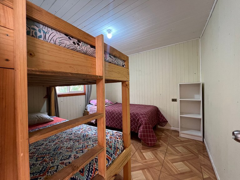 Cabin with hot tub in a private complex, Licanray.