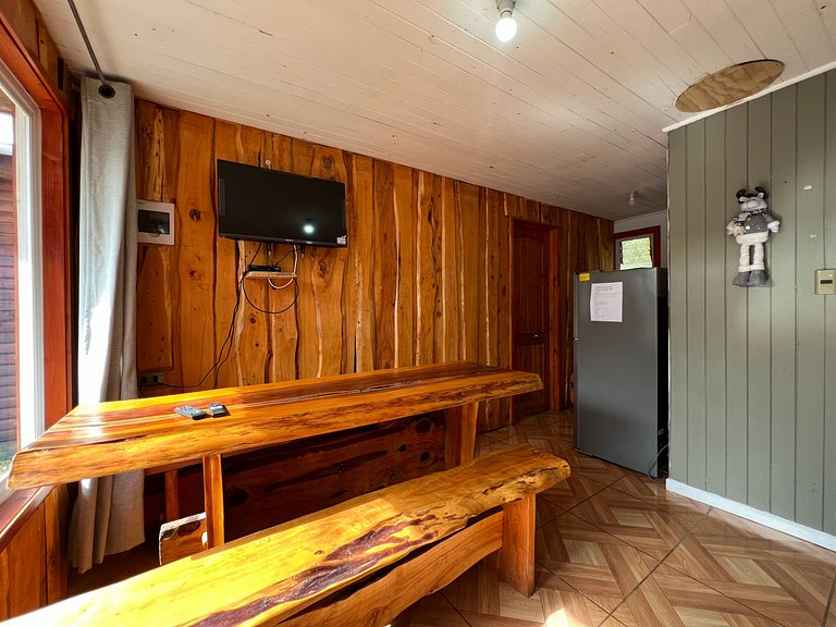 Cabin with hot tub in a private complex, Licanray.