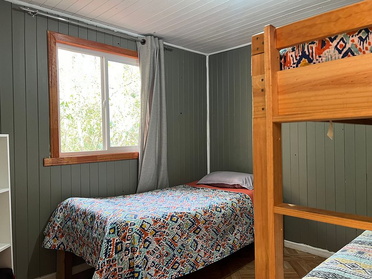 Cabaña con tinaja a minutos del Lago Licanray