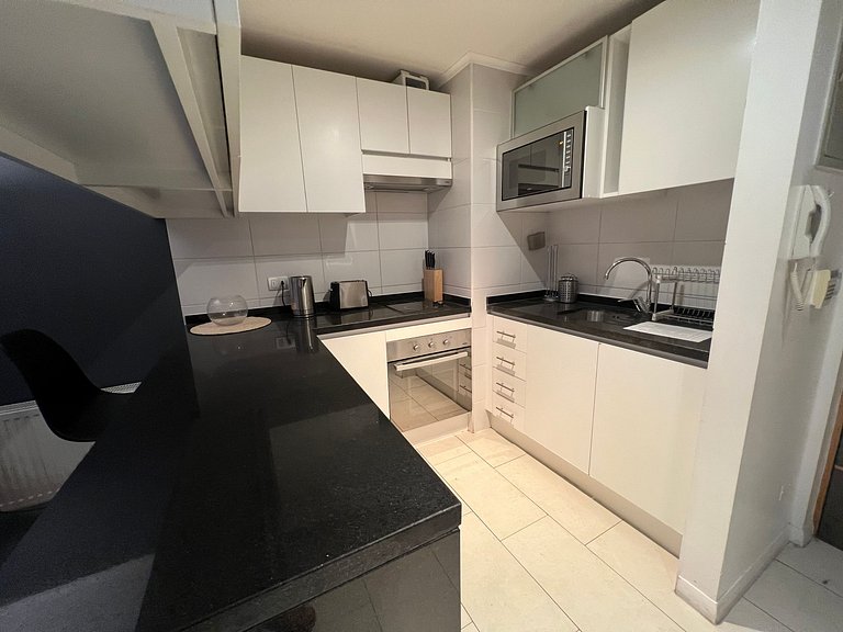 Apartment with parking minutes from Parque Araucano.