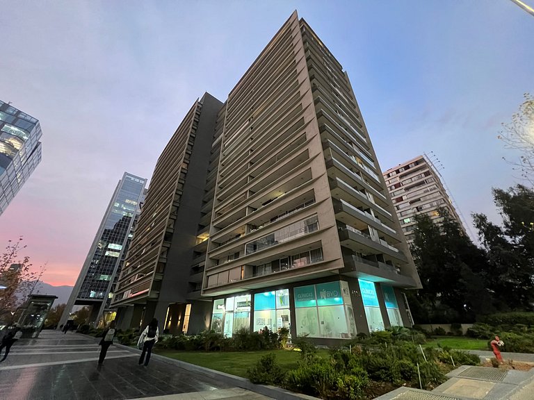 Apartment with parking minutes from Parque Araucano.