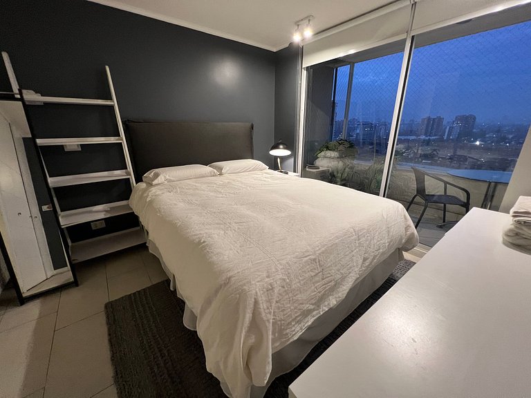 Apartment with parking minutes from Parque Araucano.