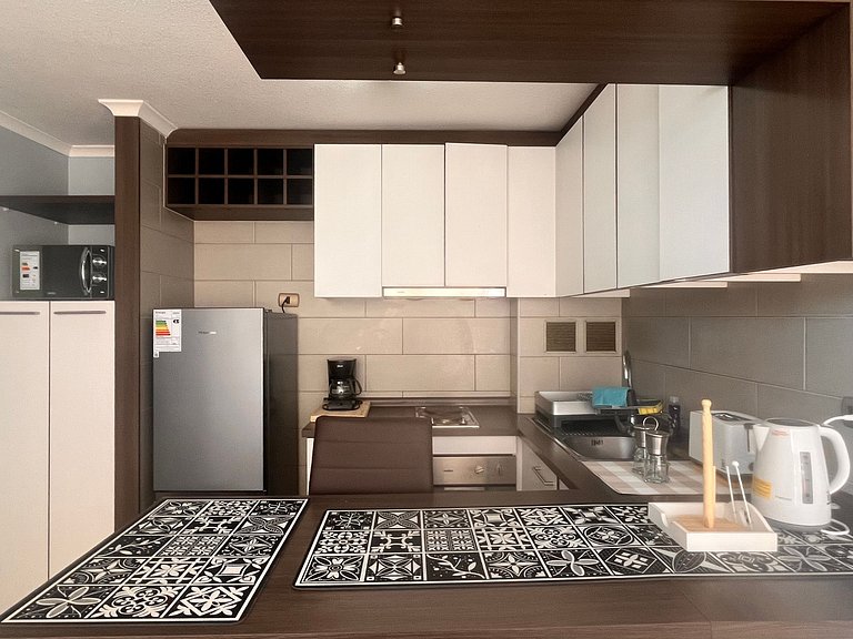 Apartment minutes from Santa Isabel Metro.