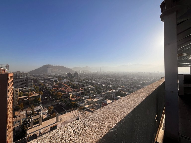 Apartment minutes from Santa Isabel Metro.