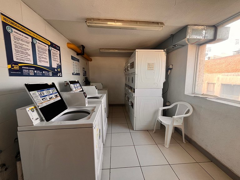 Apartment minutes from Santa Isabel Metro.