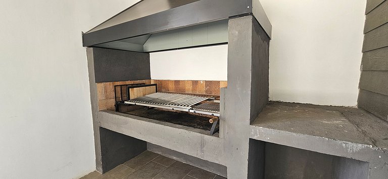 Comfortable apartment with parking and pool