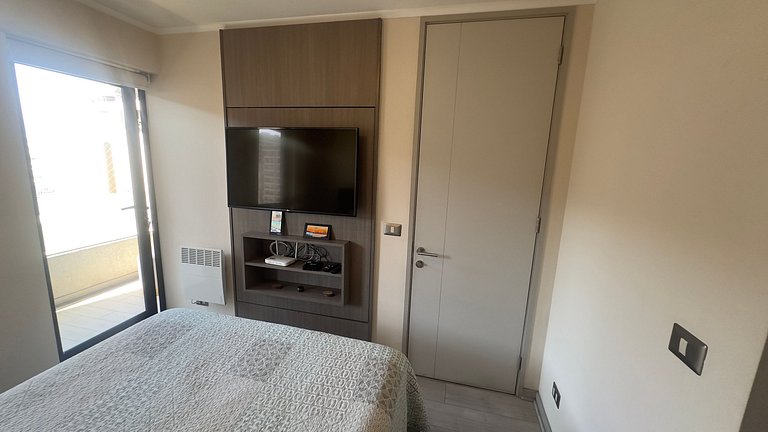 Apartamento com excelente conectividade, Irarrázaval.