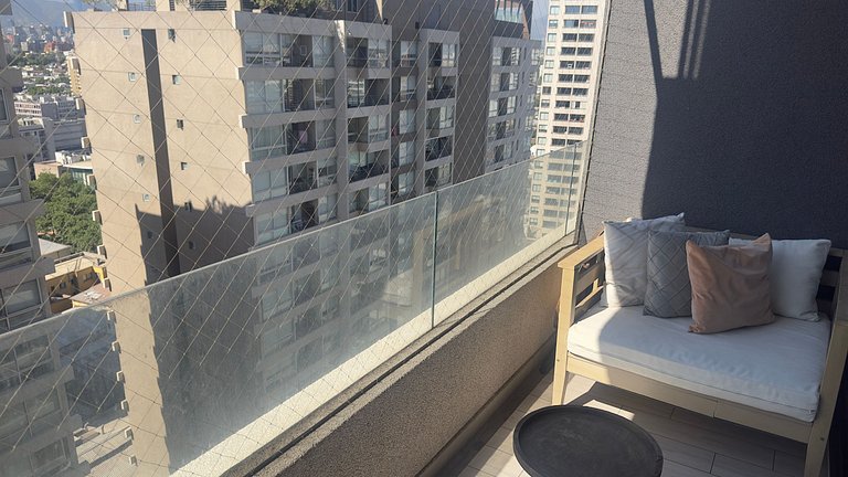 Departamento con excelente conectividad, irarrázaval.